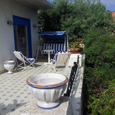 Villa Bouganville Оливери Екстериор снимка